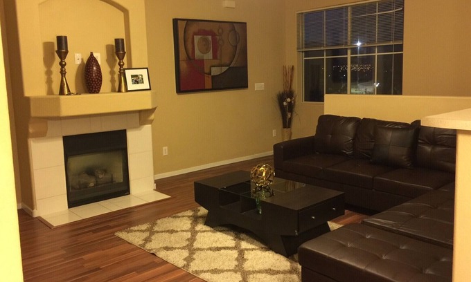 Rhodes Ranch Condo | UPSCALE RESORT STYLE GATED COMMUNITY CONDO WITH MOUNTAIN VIEWS.