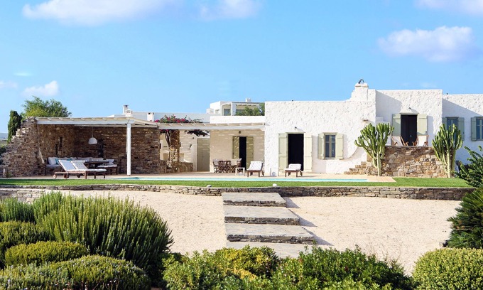 Paros Villa | Upscale seaside villa, breathtaking view, near Naoussa and Santa Maria