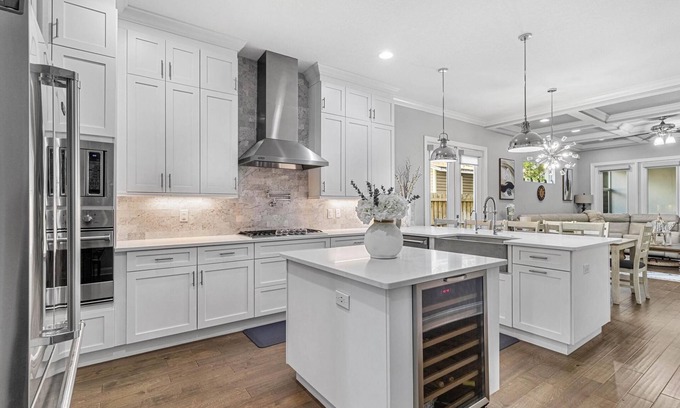 Bayshore Gardens House | Upscale Soho living - Near bayshore Boulevard - Chefs kitchen