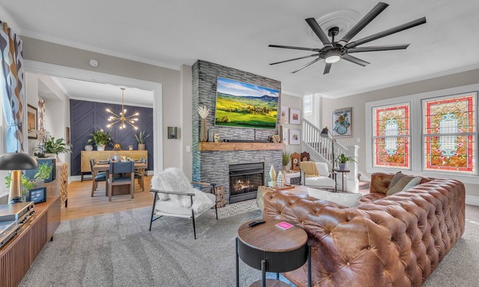 Independence House | Upscale Stay Near Truman, Stadiums, Historic Independence Square, & Downtown KC