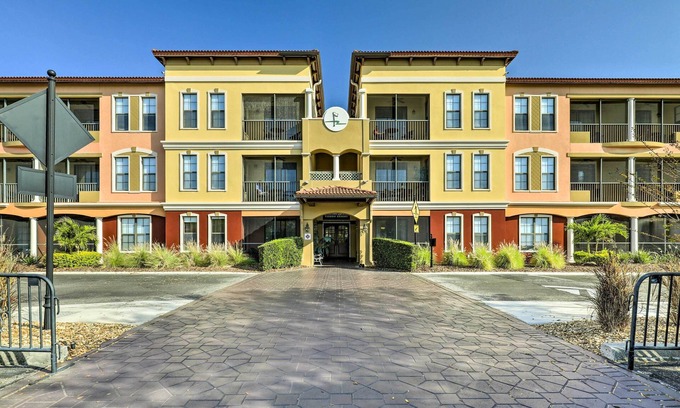 Carrollwood Condo | Upscale Unit in Private Golf Resort w/Pool!