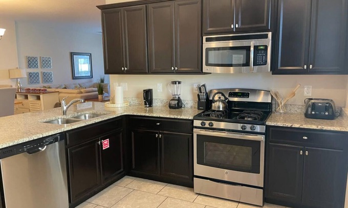 Loughman House | Upscale Villa in great resort community. Come enjoy all the community amenities