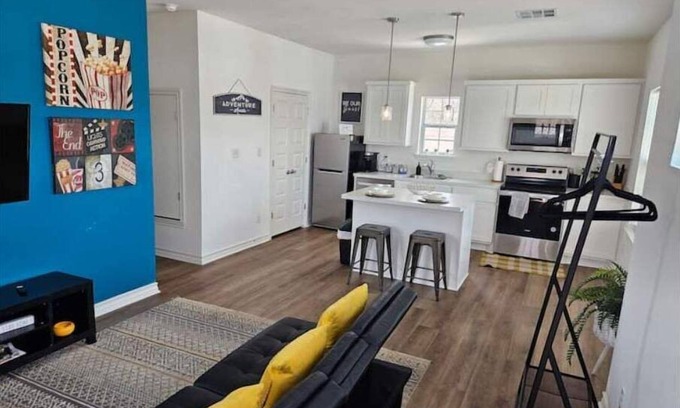 Denver Heights House | Upstairs duplex prime location
