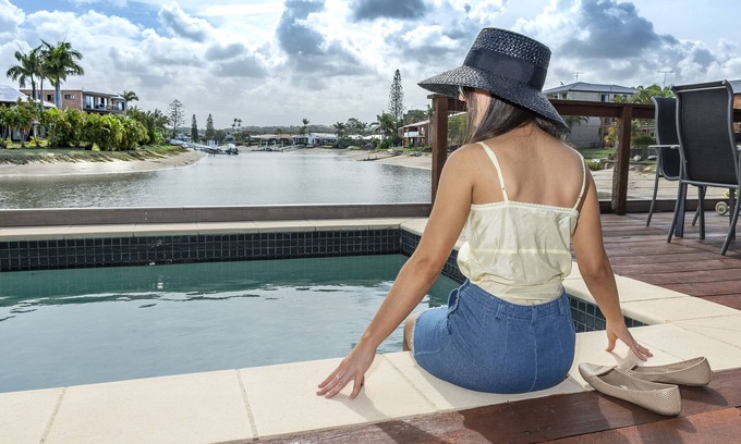 Mooloolaba Apartment | Upstairs, Garden View Studio 5 - Pet Friendly