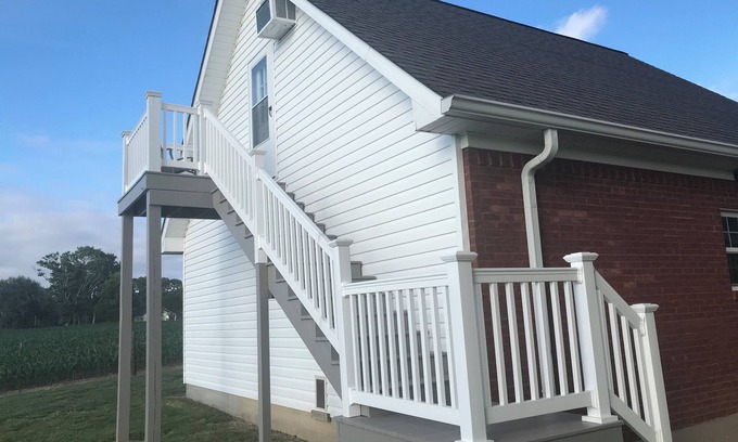 Fort Payne Apartment | Upstairs Studio Apartment