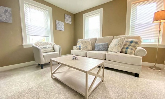 Sandusky House | Upstairs Unit By Cedar Point