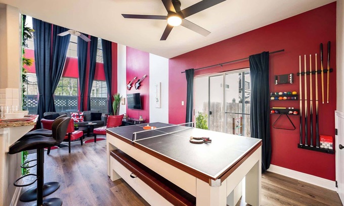 Govalle House | Upstay: Stylish 4BR Getaway in Vibrant East Austin