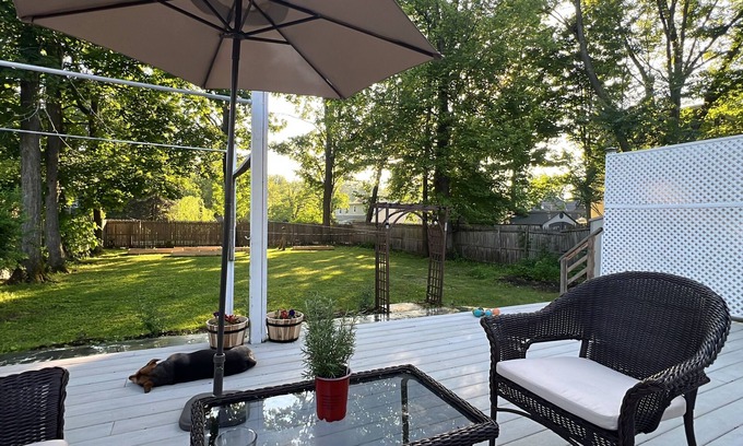 Kingston House | Uptown Getaway, walkable to amenities, restaurants, bars, & farmers market