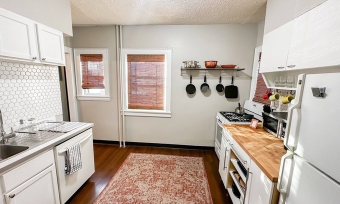 Lowry Hill East House | Uptown Oasis