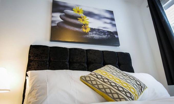 Erdington Apartment | Ur City Pad - Richmond mini studio