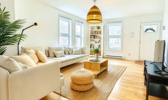 Maizerets Apartment | Urban Boho Escape | 4 Bedrooms King | EV Charger