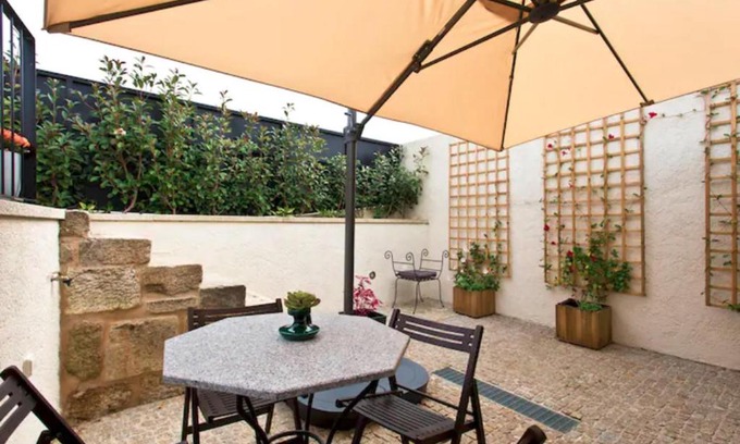 Santa Marinha Apartment | Urban Cabin