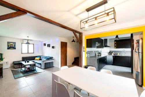 Bretigny-sur-Orge Apartment | Urban Comics - Appt climatisé 10p proche de Paris