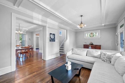 Franklin Park House | Urban Elegance Getaway