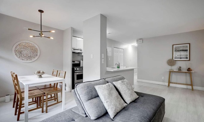 Downtown Montreal Apartment | Urban Haven on Downtown