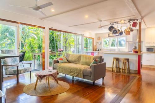Edge Hill House | Urban Jungle Townhouse - Tropical Living