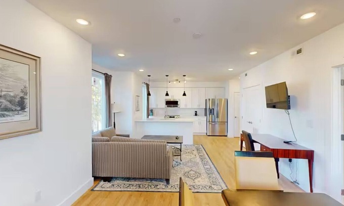 Manor Park Apartment | Urban Lux Unit