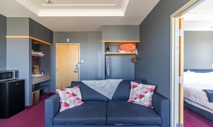 Dartmouth Apartment | Urban Nest, 1-BDRM Apt with AC