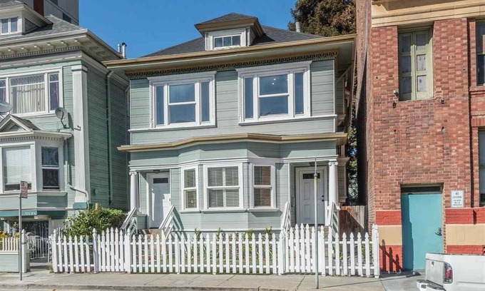 Uptown Oakland House | Urban Oasis - Close to San Francisco