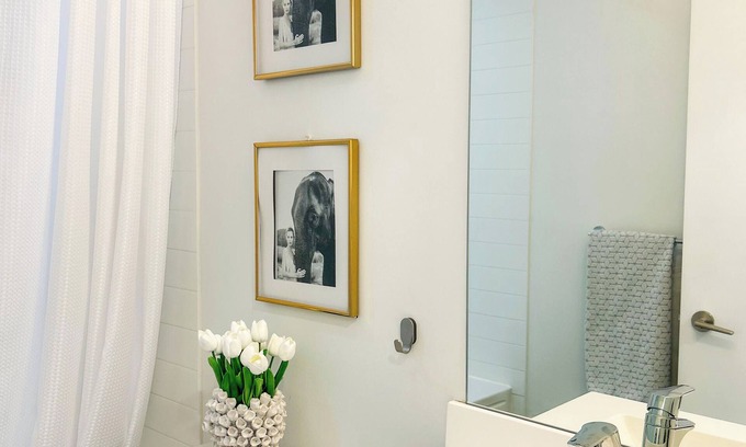 Humber Bay Apartment | Urban Oasis Minutes from Downtown Toronto