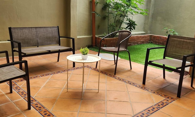 Heredia Apartment | Urban Oasis: Stylish House, short drive to airport