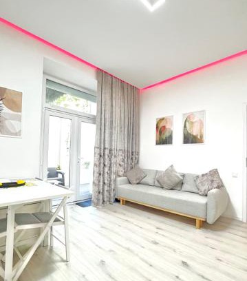 Terezvaros Apartment | Urban Oasis with Private Terrace