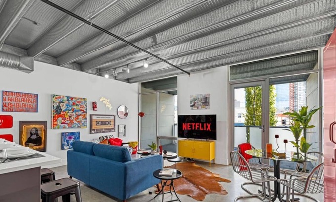 Downtown Edmonton Apartment | Urban Pop Loft | Near ICE District | UG Parking!