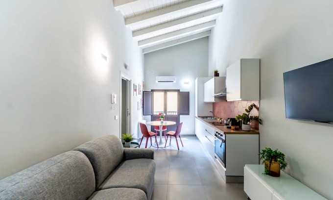 Monte Po-Nesima-San Leone-Rapisardi Apartment | Urban Space - Entire Apt. Catania near Metro Fontana/Hospital Garibaldi