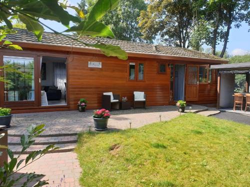 Garderen House | Urbane Holiday Home in Garderen with Terrace and Garden