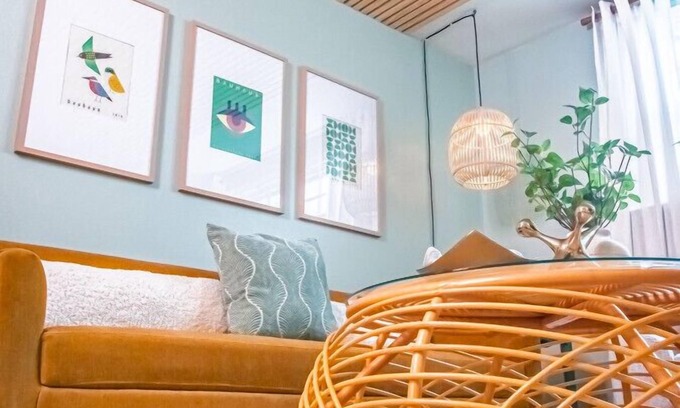 Oread Apartment | UrbanSerenity: 3Min walk Mass/KU