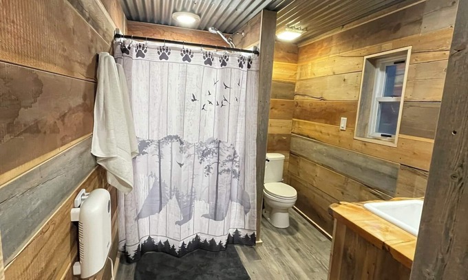Ohio City Cabin | Ursa Major - Beautiful quiet cabin, dark sky area, just 6 miles from Pitkin!