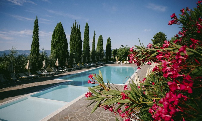 San Donato in Fronzano Apartment | Usignoli Studio With Pool, Reggello, Italy