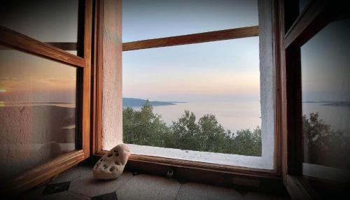 Ustrine House | Ustrine view