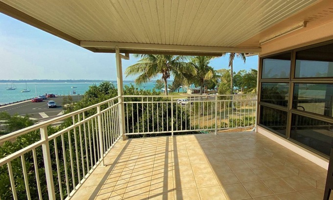 Traviston House | Utopia - Burrum Heads- Riverfront - 5BR- Aircon- Pets Welcome