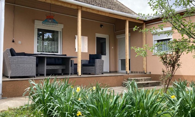 Dombovar Apartment | Vörösmarty Apartman