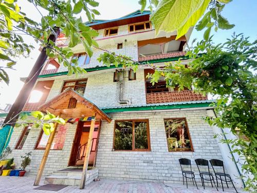 Old Manali Cabin | V Cottage