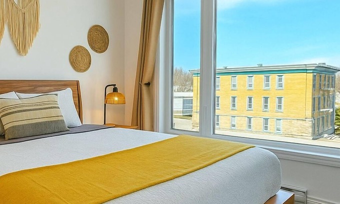 La Cite-Limoilou Apartment | V.I.P Stay - Downtown with Free Indoor Parking