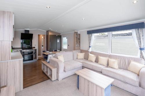 Prestonpans House | Vacant Nests Roxburgh Court Seton Sands