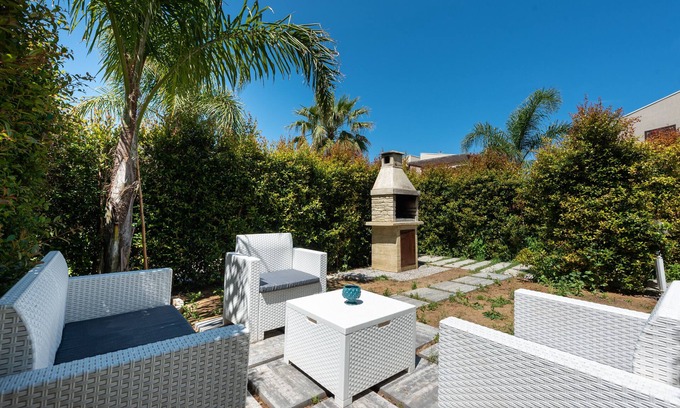 Campofelice di Roccella House | Vacation Home "Barrio Blanco" with Shared Pool & Private Terrace