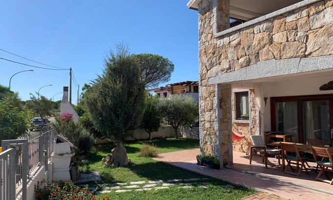 Posada House | Vacation house with garden within walking distance of the beach.