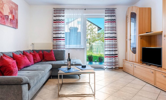 Uhldingen-Muehlhofen Apartment | Vacation apartment 'Terrasse' with private terrace and Wi-Fi