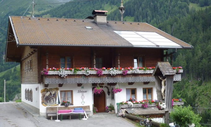 Matrei in Osttirol Apartment | Vacation apartment with balcony and view of the mountains of the Hohe Tauern National Park