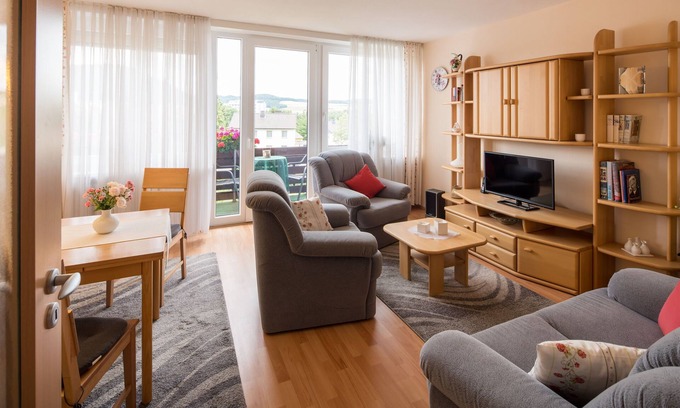 Reinhardshausen Apartment | Vacation apartment Rose - Guesthouse Nöchel