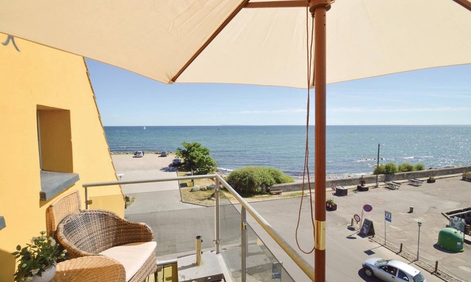 Rødvig Apartment | Vacation apartment in the front row to the water and the sports harbor in Rødvig.