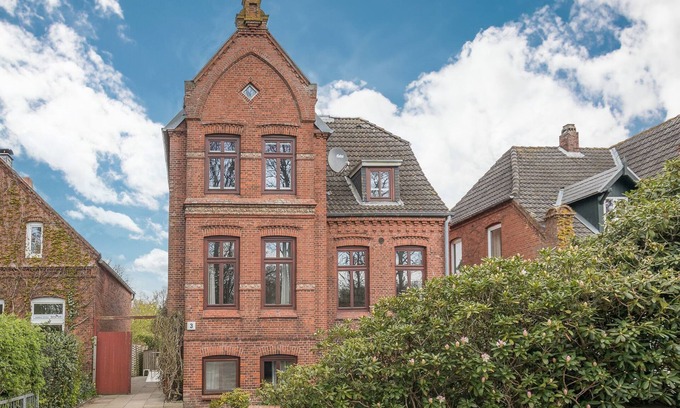 Zentrum Apartment | Vacation apartment Am Schlosspark in Husum for up to 2 people