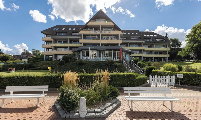 Malente Apartment | Vacation apartment DIEKSEE-IDYLL with balcony and lake view in Bad Malente