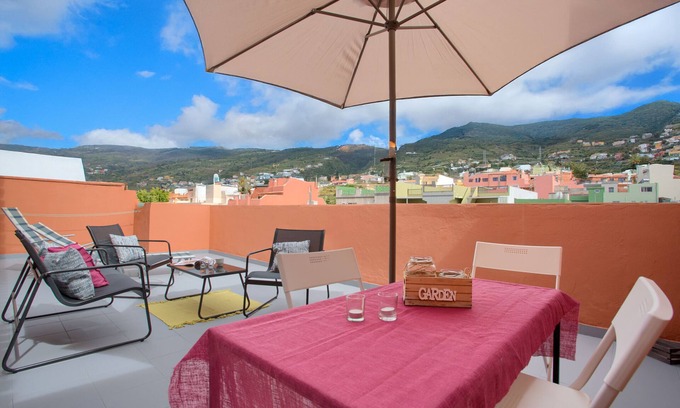 Santa Ursula Apartment | Vacation Apartment 'La Terraza' with Sea View, Private Terrace and Wi-Fi