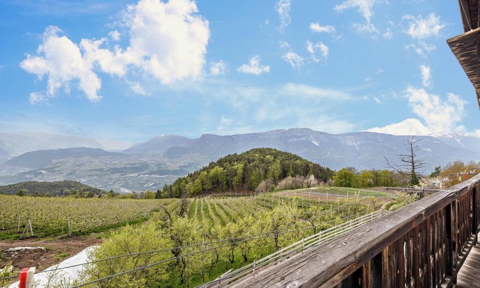 San Genesio Atesino Apartment | Vacation Apartment "Malgorerhof Mathilde" with Mountain View, Wi-Fi and Balcony