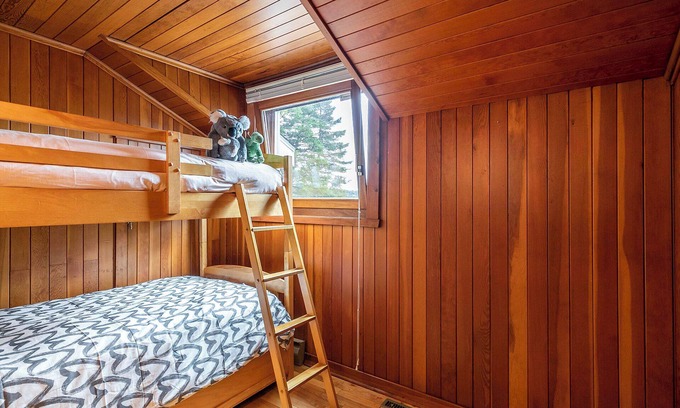 Val Morin Ski Chalet | Vacation Getaway in Nature