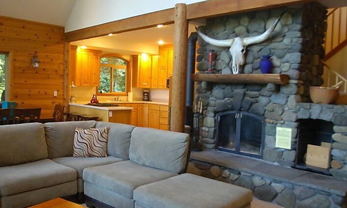 Maple Falls House | Vacation home 07MF Silver Lake Chalet w/Hot Tub! in Maple Falls - 10 persons, 3 bedrooms